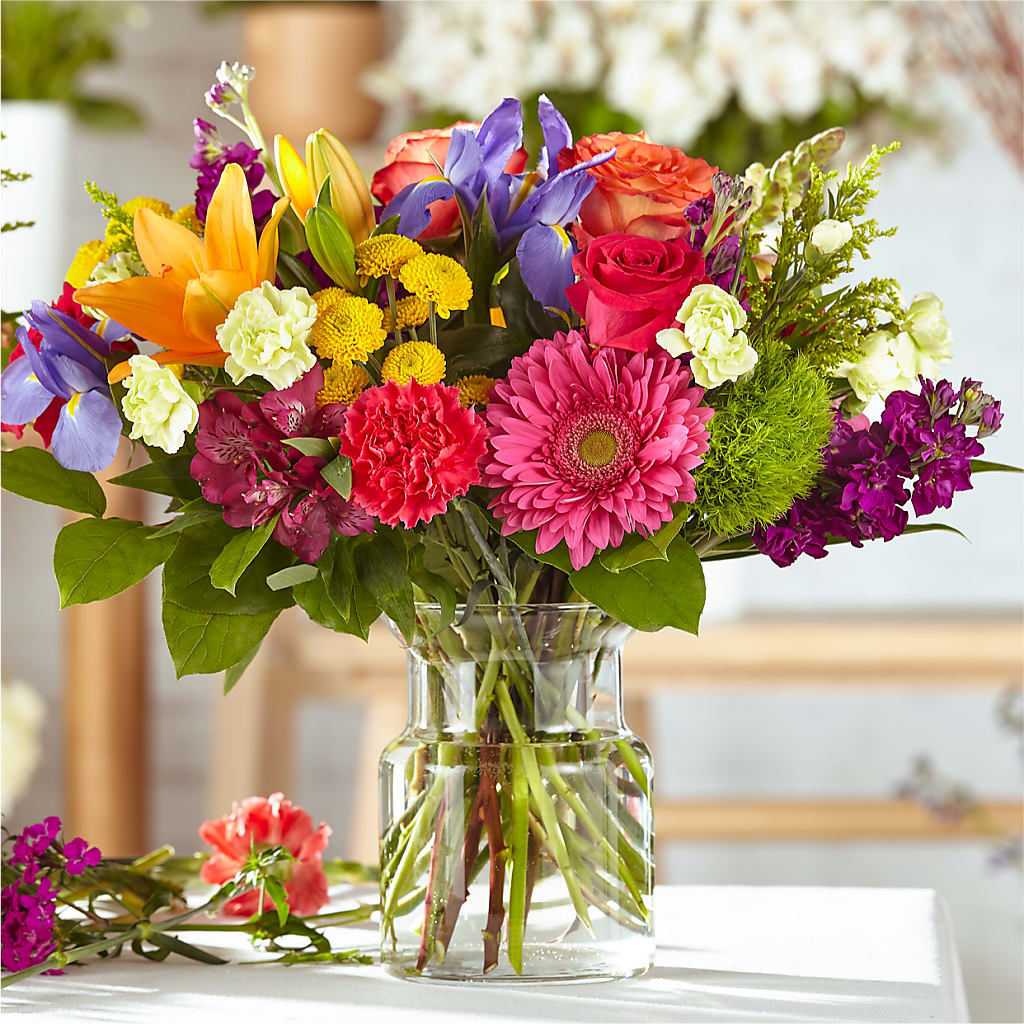 Bold & Bright – A Florist Original – Salon Diane Aubin Fleuriste Inc., Jonquiere PQ
