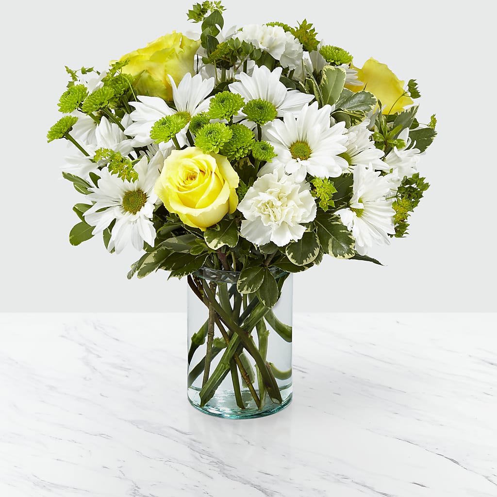 Happy Day Bouquet – Salon Diane Aubin Fleuriste Inc., Jonquiere PQ