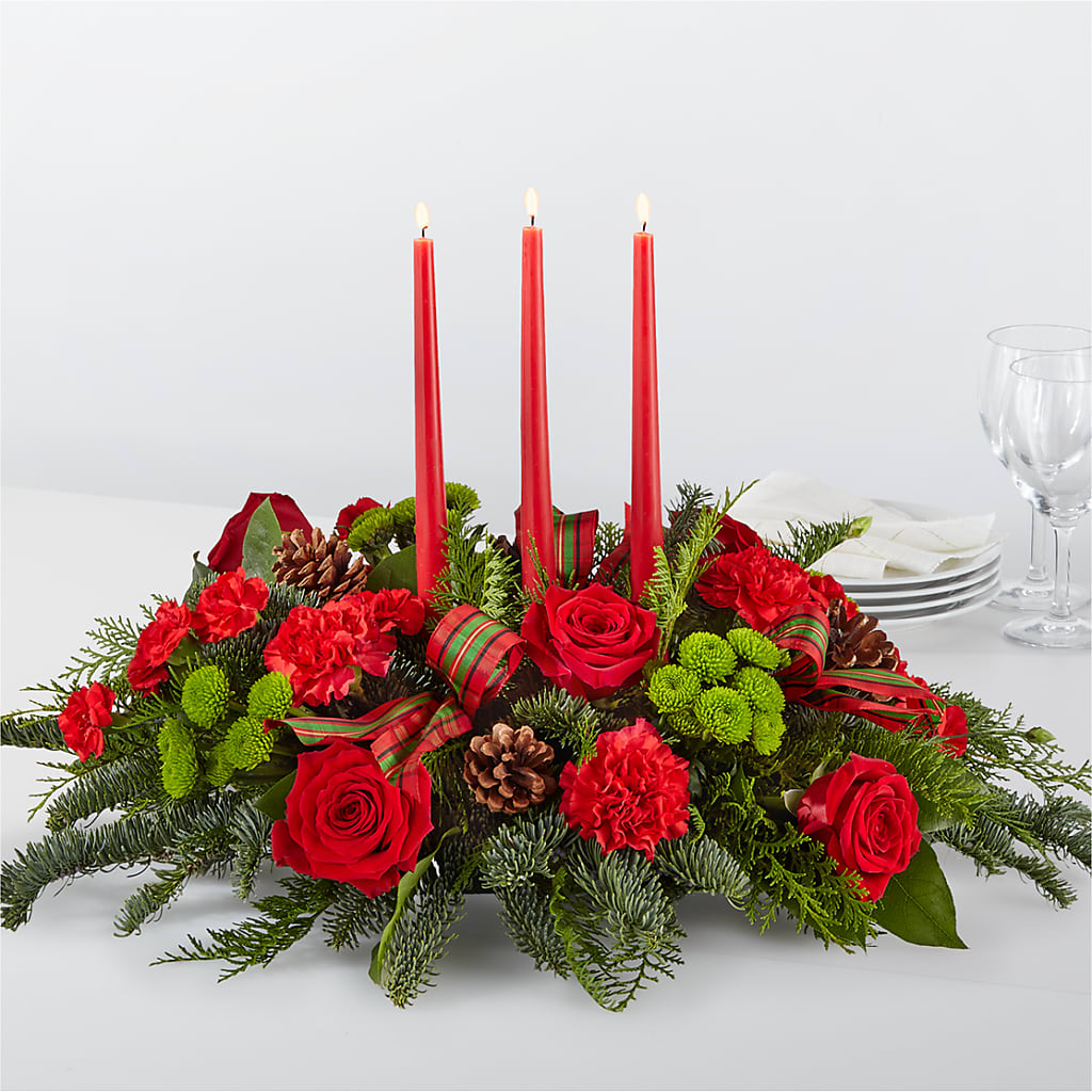 By the Candlelight Centerpiece – Salon Diane Aubin Fleuriste Inc., Jonquiere PQ