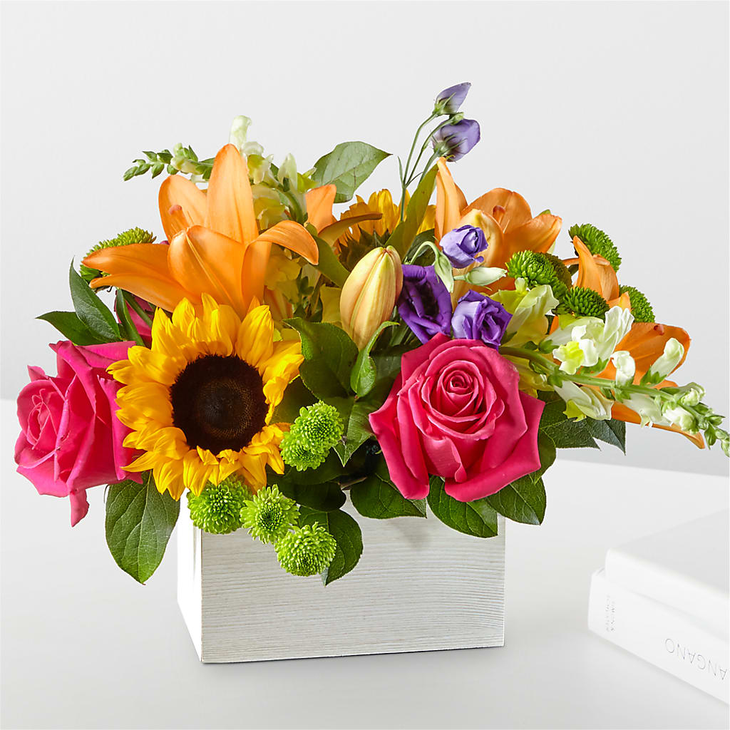 Best Day Box Bouquet – Salon Diane Aubin Fleuriste Inc., Jonquiere PQ