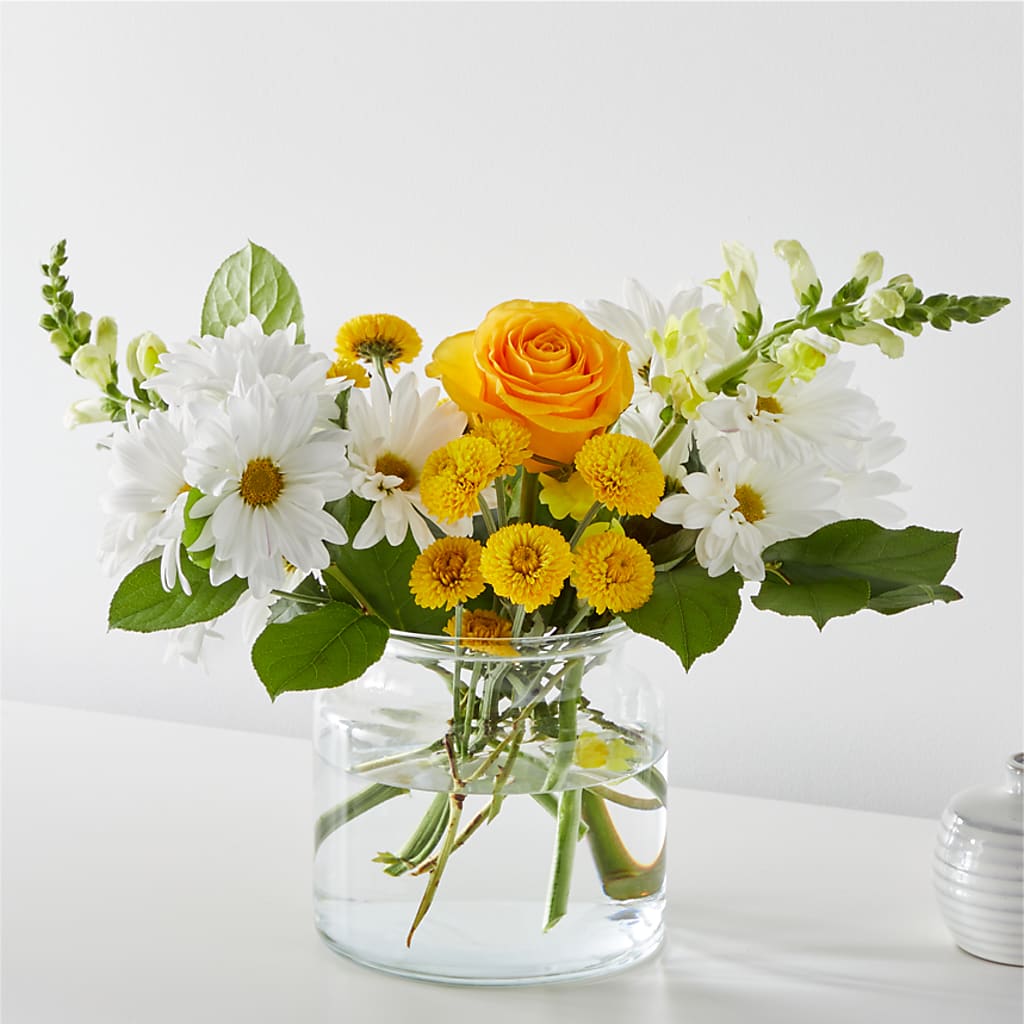 Sun Salutation Bouquet – Salon Diane Aubin Fleuriste Inc., Jonquiere PQ