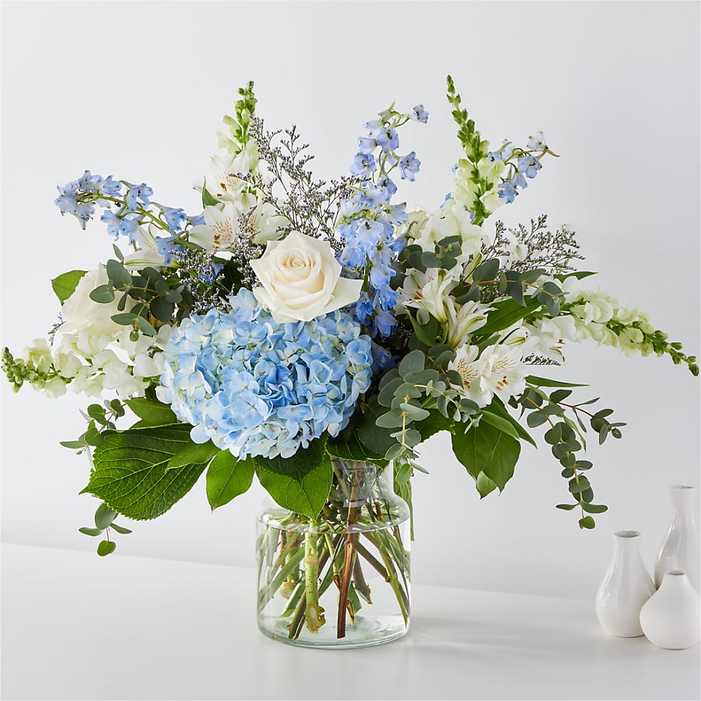 Coastal Blossom Bouquet – Salon Diane Aubin Fleuriste Inc., Jonquiere PQ