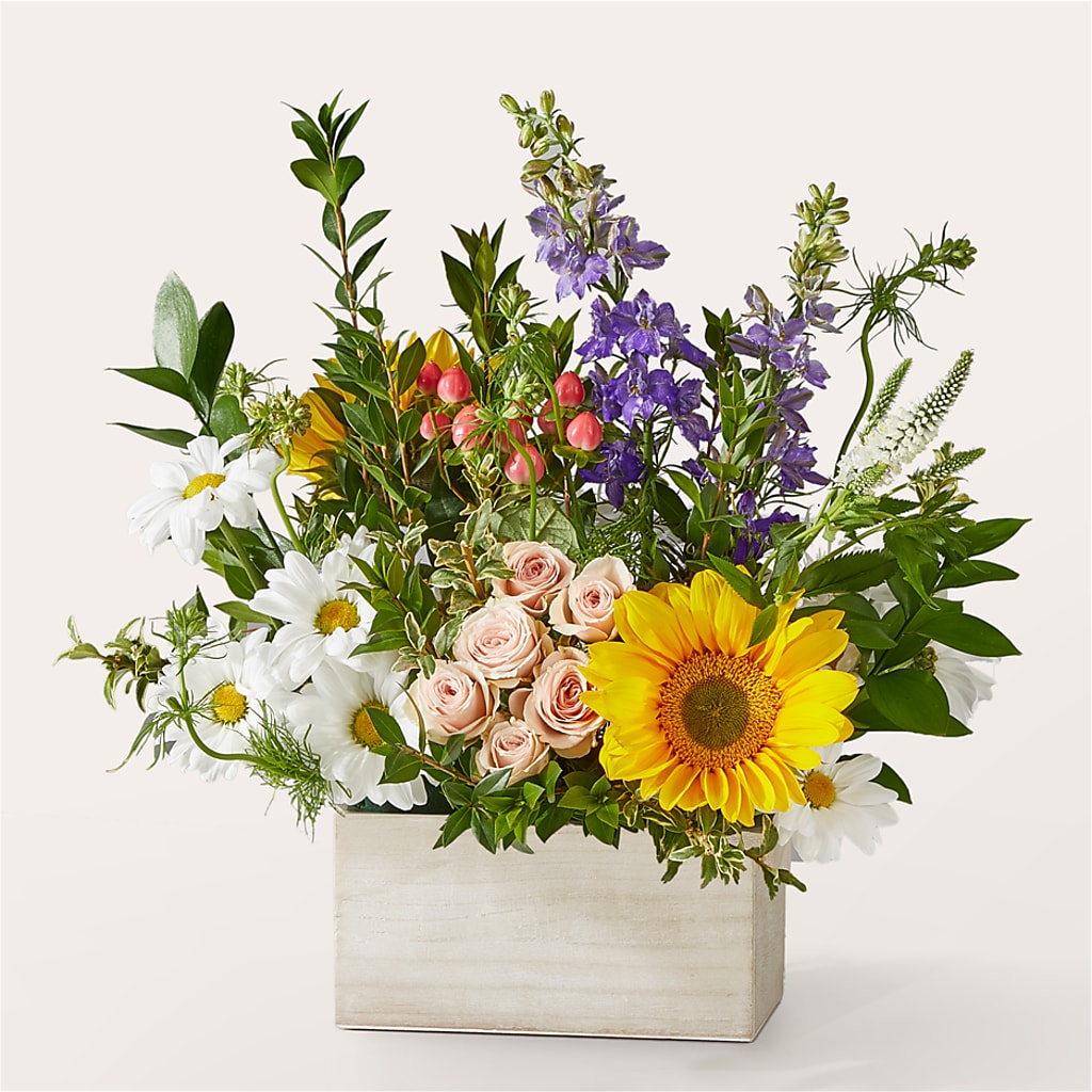 The Good Life Bouquet – Salon Diane Aubin Fleuriste Inc., Jonquiere PQ