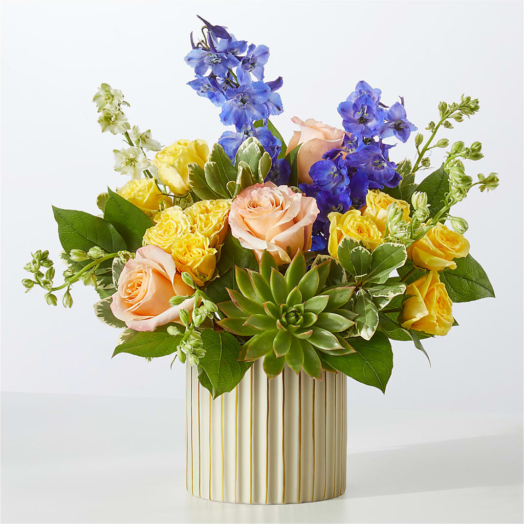 Cobalt Reverie Bouquet – Salon Diane Aubin Fleuriste Inc., Jonquiere PQ
