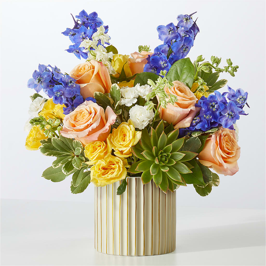 Cobalt Reverie Bouquet – Salon Diane Aubin Fleuriste Inc., Jonquiere PQ