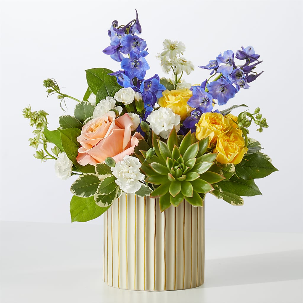 Cobalt Reverie Bouquet – Salon Diane Aubin Fleuriste Inc., Jonquiere PQ