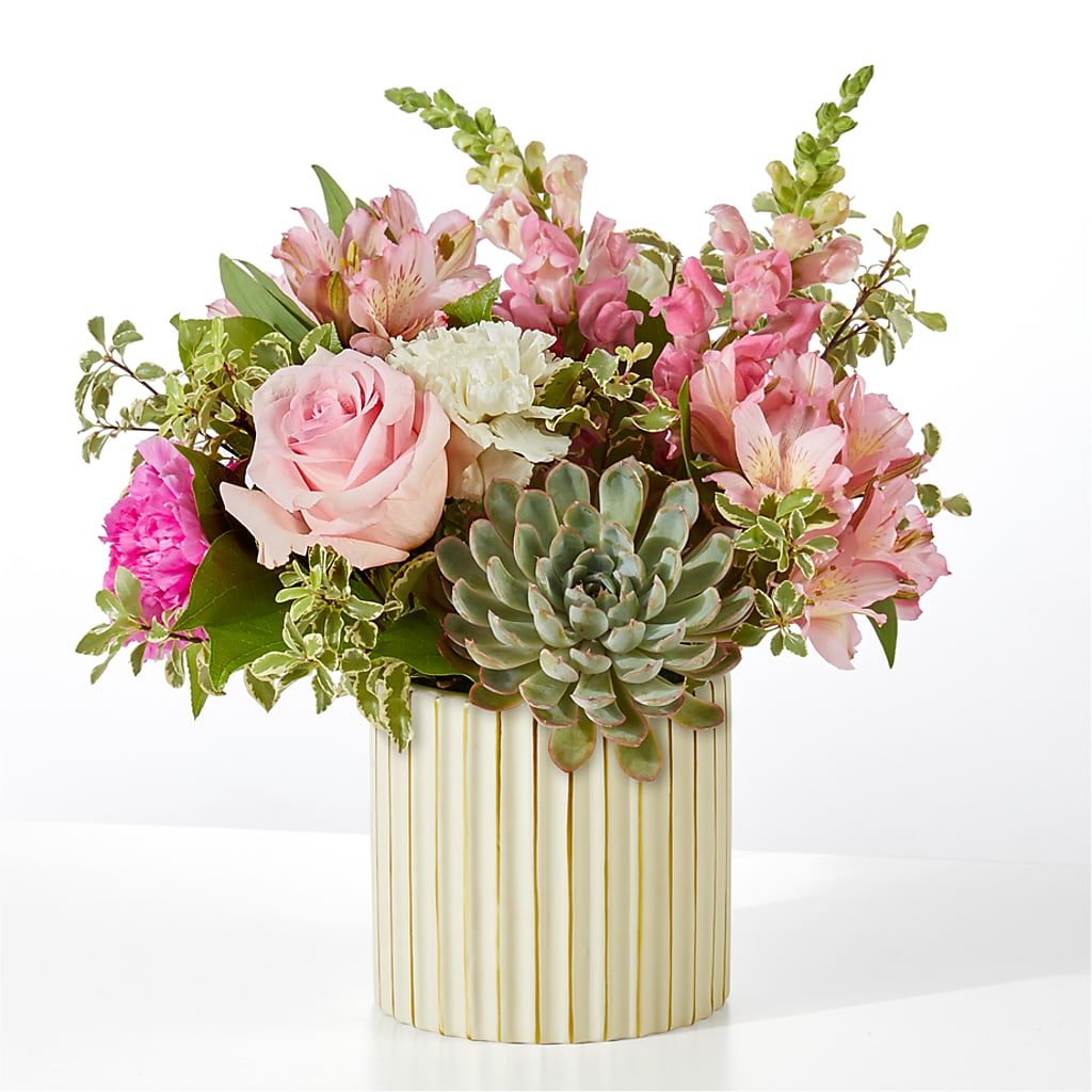 Magenta Musings Bouquet – Salon Diane Aubin Fleuriste Inc., Jonquiere PQ
