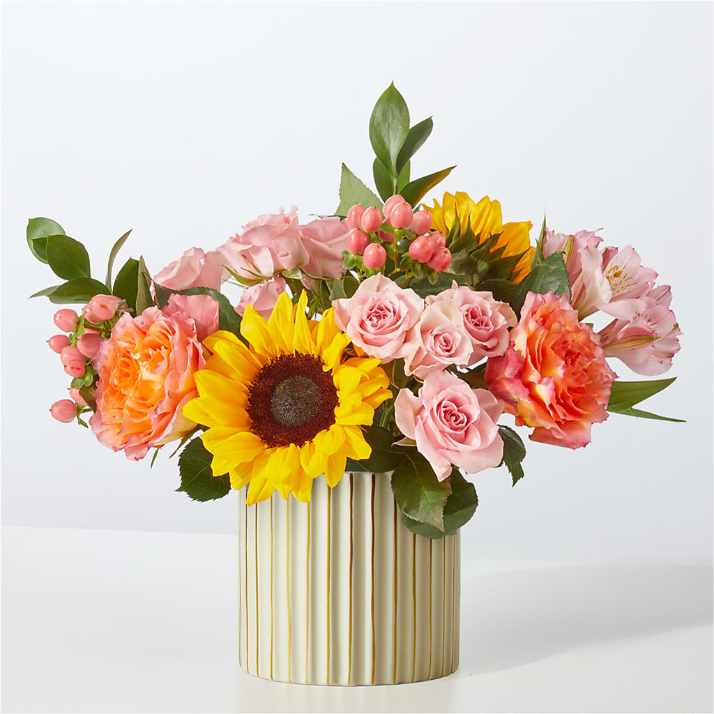 Sun's Out Bouquet – Salon Diane Aubin Fleuriste Inc., Jonquiere PQ