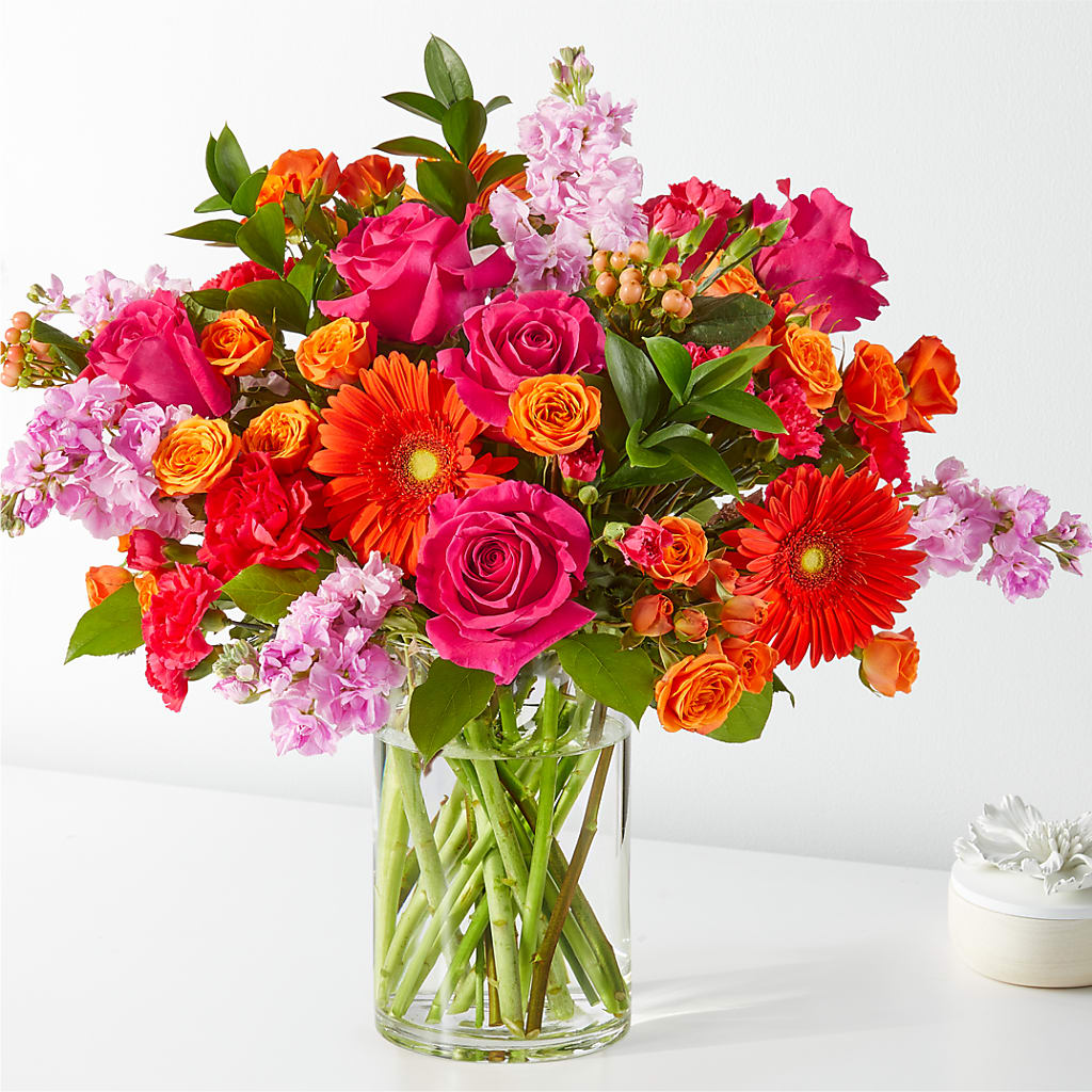 Fiesta Bouquet – Salon Diane Aubin Fleuriste Inc., Jonquiere PQ
