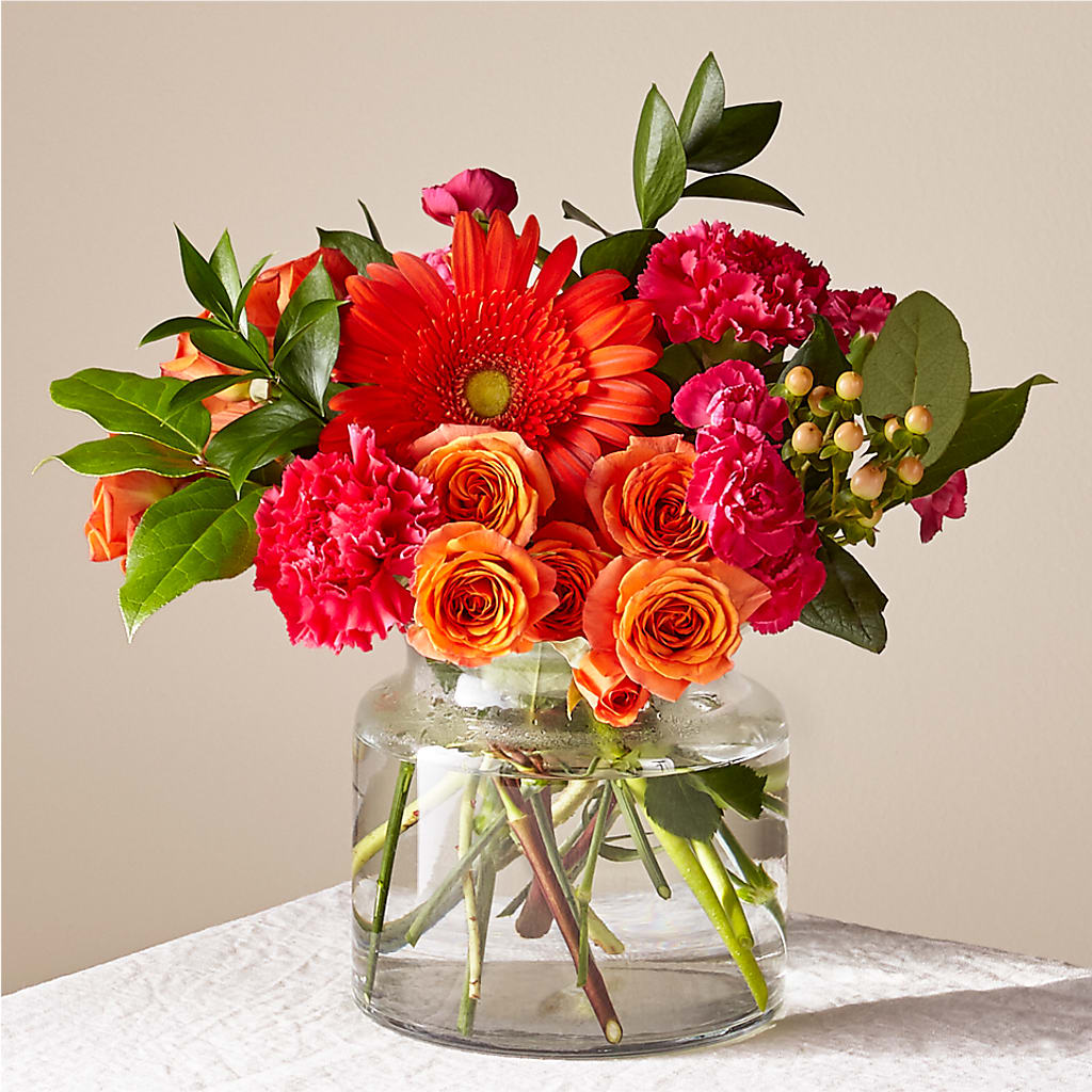 Fiesta Bouquet – Salon Diane Aubin Fleuriste Inc., Jonquiere PQ
