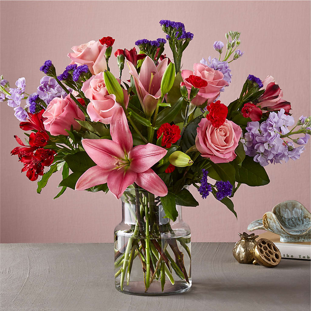 Romantique Bouquet – Salon Diane Aubin Fleuriste Inc., Jonquiere PQ