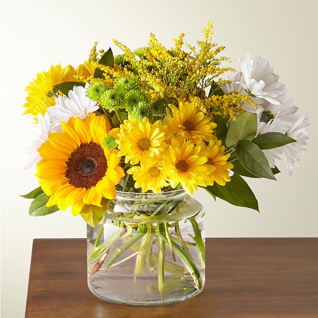Hello Sunshine Bouquet – Salon Diane Aubin Fleuriste Inc., Jonquiere PQ