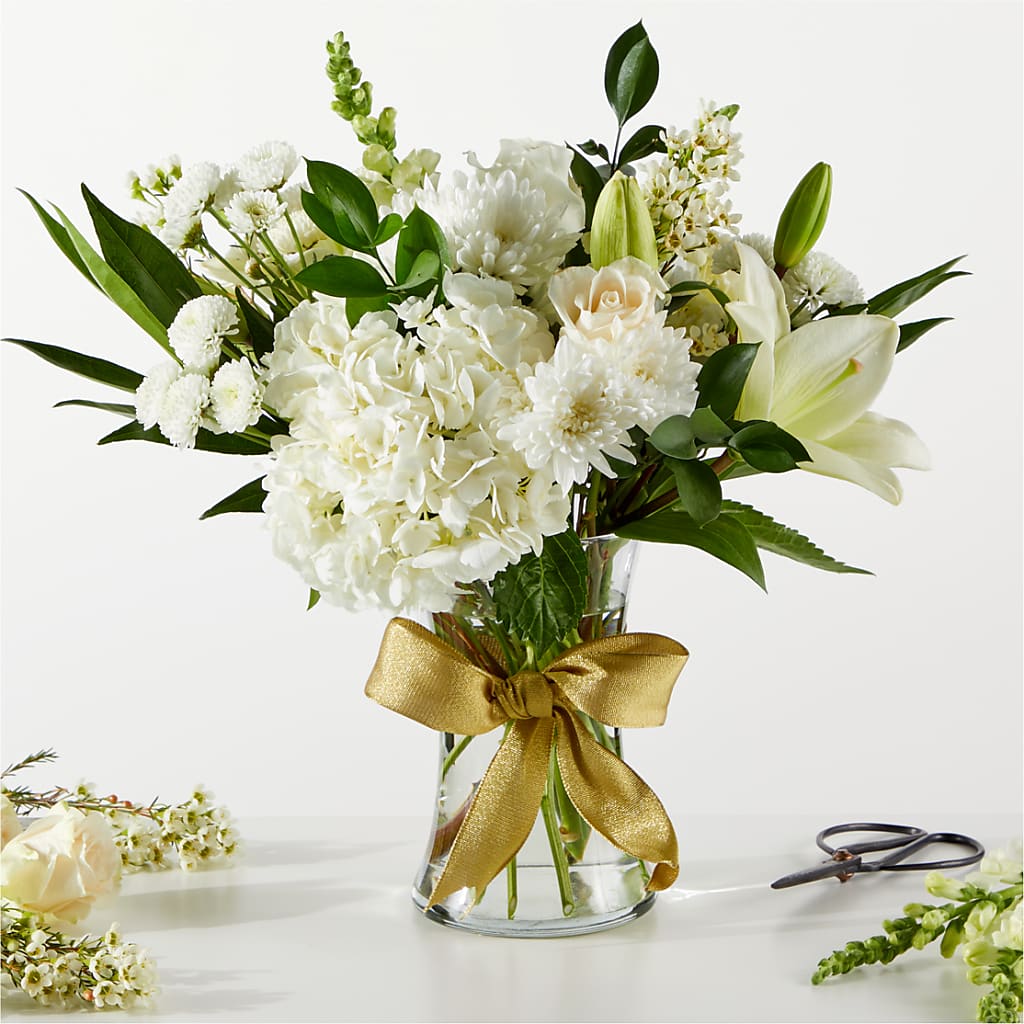 New Beginnings – A Florist Original – Salon Diane Aubin Fleuriste Inc., Jonquiere PQ