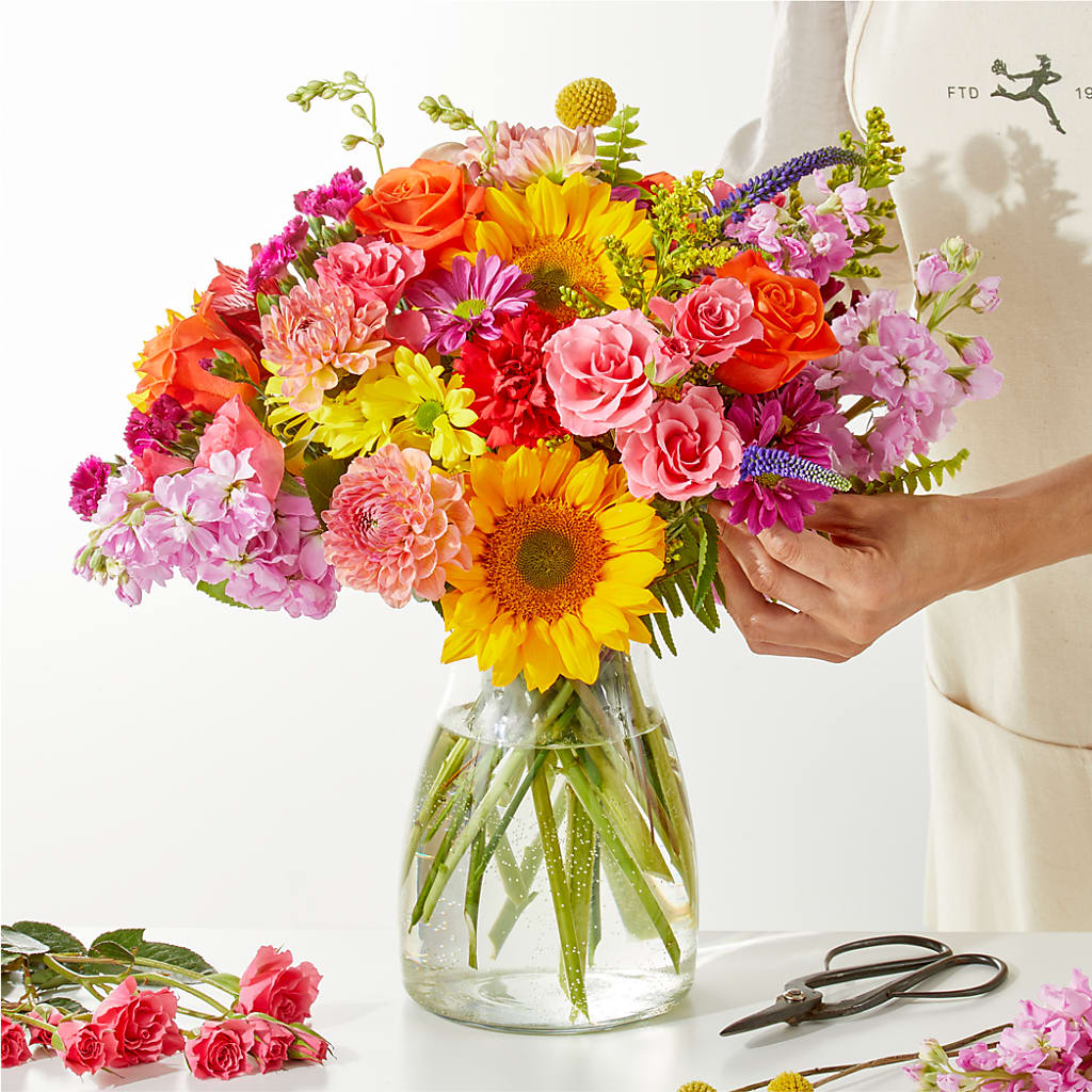 Cue the Confetti - A Florist Original – Salon Diane Aubin Fleuriste Inc., Jonquiere PQ