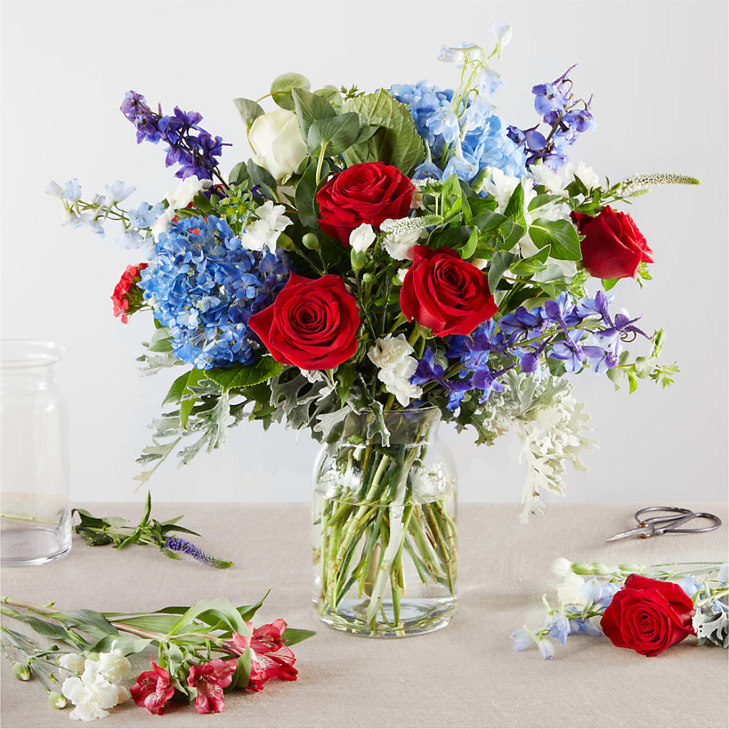 Star Spangled - A Florist Original – Salon Diane Aubin Fleuriste Inc., Jonquiere PQ