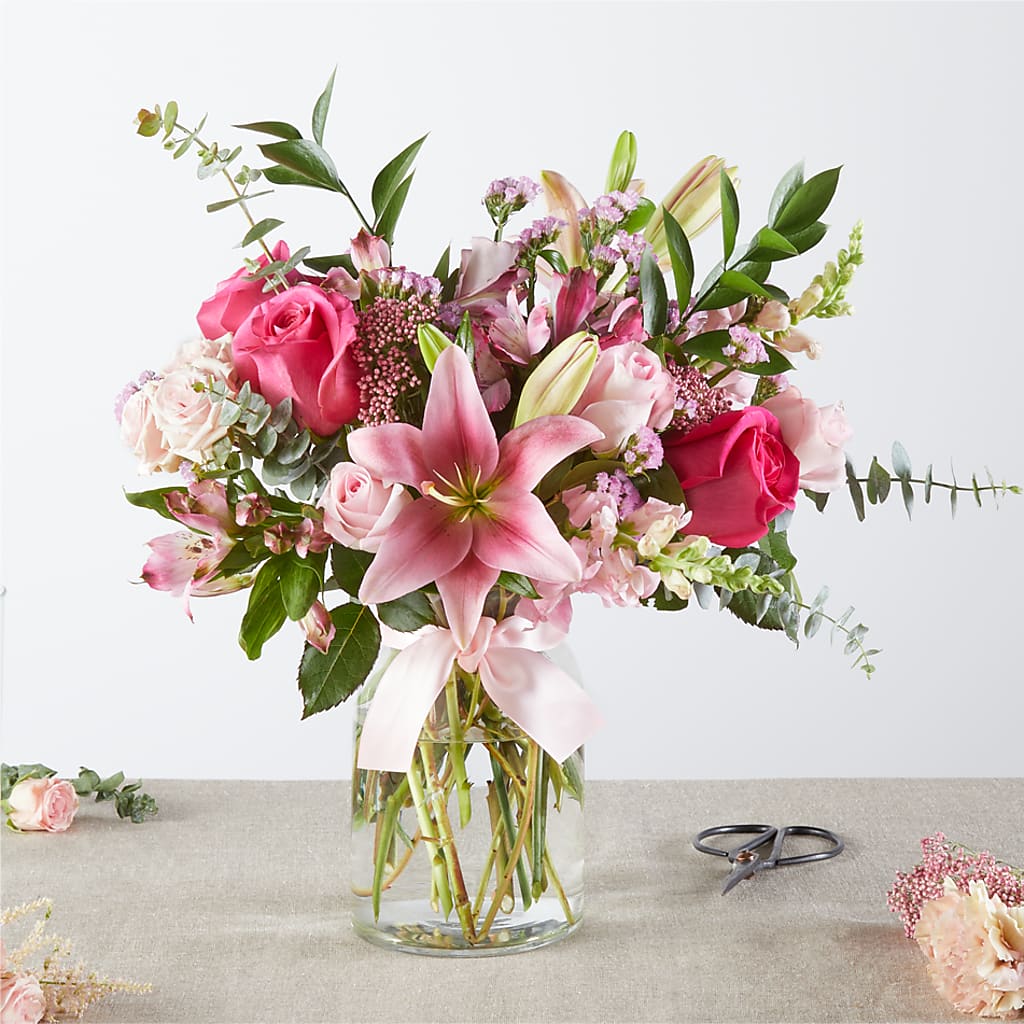 Pink Ribbon - A Florist Original – Salon Diane Aubin Fleuriste Inc., Jonquiere PQ