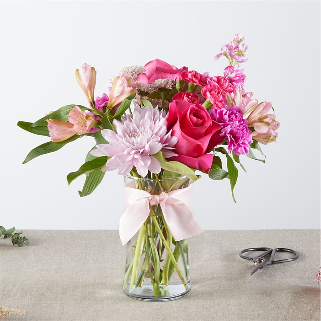 Pink Ribbon - A Florist Original – Salon Diane Aubin Fleuriste Inc., Jonquiere PQ