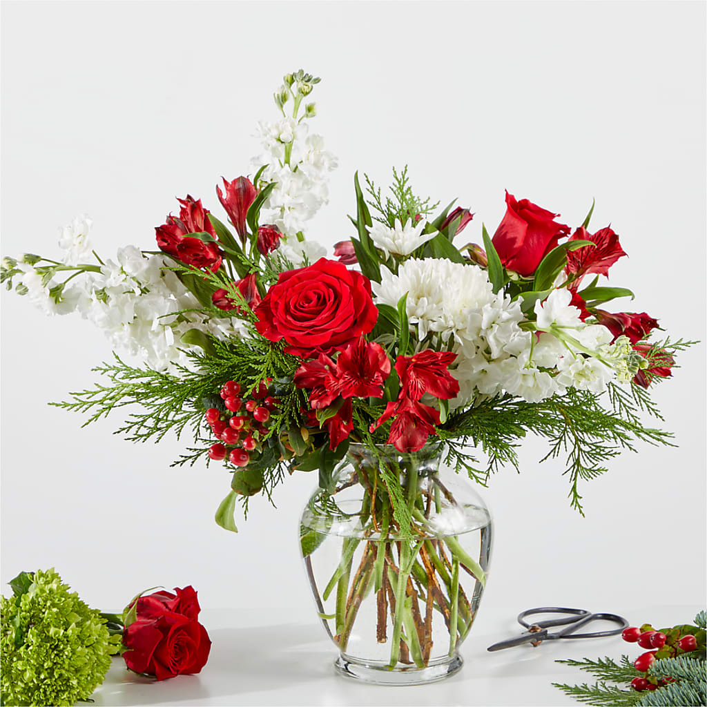 Merry Moment Bouquet – A Florist Original – Salon Diane Aubin Fleuriste Inc., Jonquiere PQ