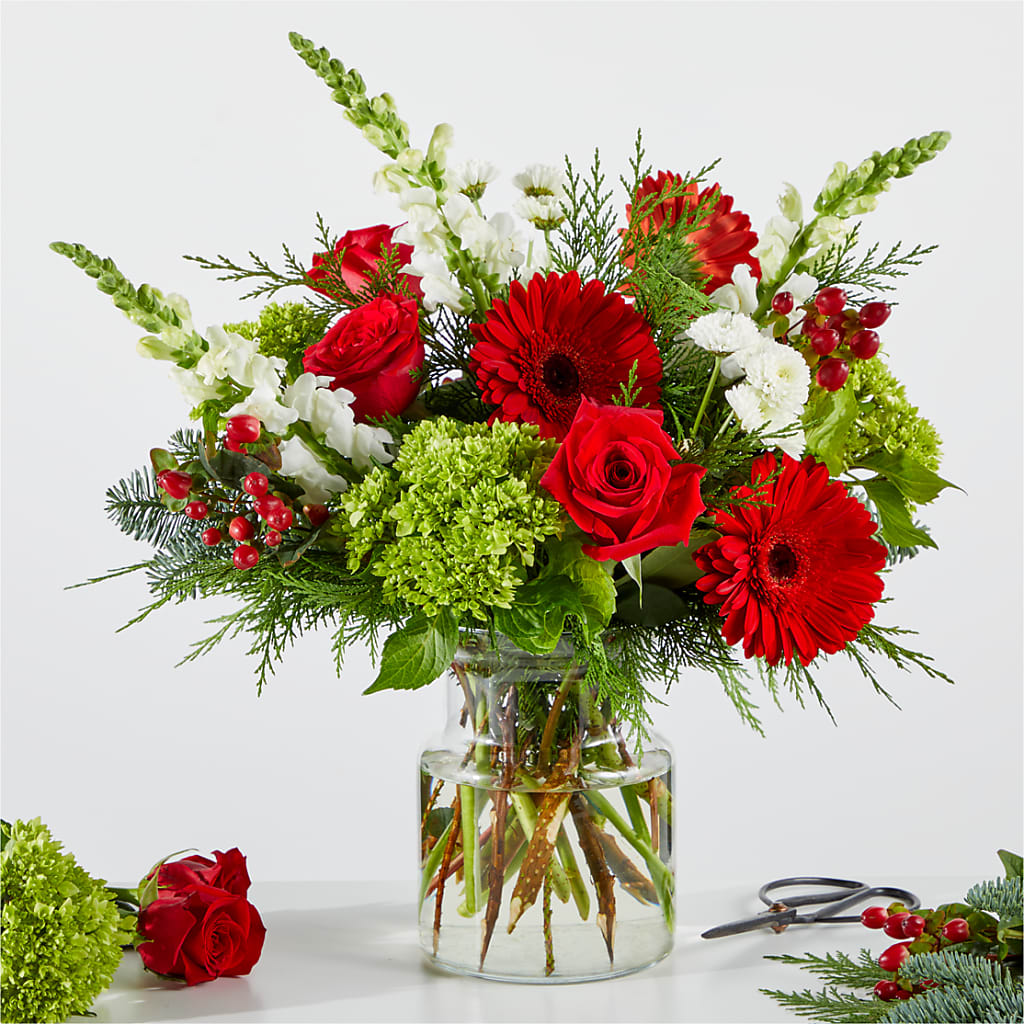 Merry Moment Bouquet – A Florist Original – Salon Diane Aubin Fleuriste Inc., Jonquiere PQ