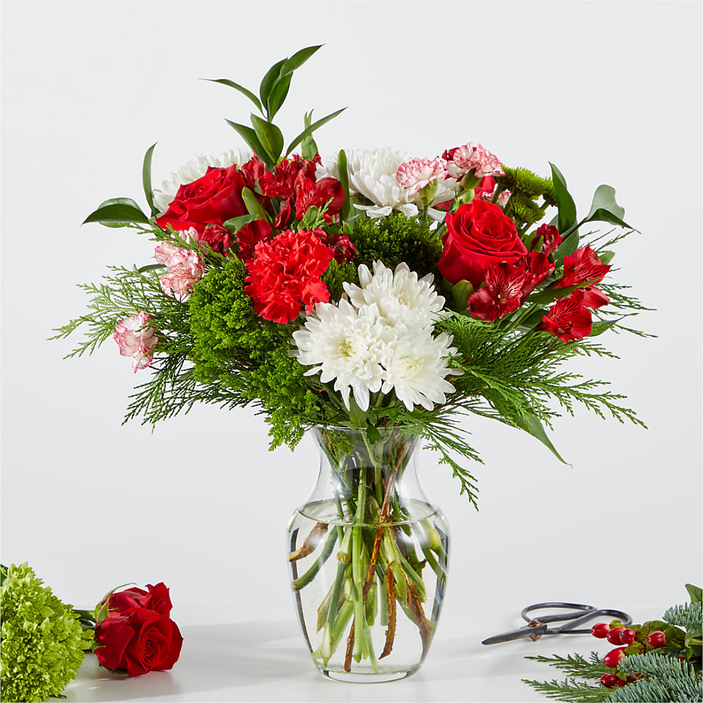 Merry Moment Bouquet – A Florist Original – Salon Diane Aubin Fleuriste Inc., Jonquiere PQ