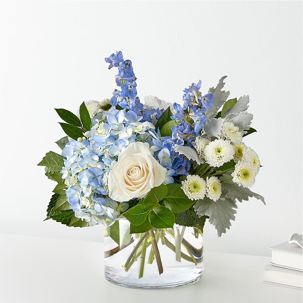 Clear Skies Bouquet – Salon Diane Aubin Fleuriste Inc., Jonquiere PQ