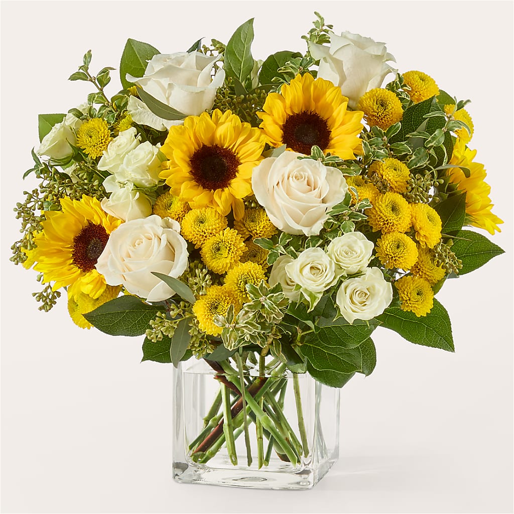 Luminous Morning Bouquet – Salon Diane Aubin Fleuriste Inc., Jonquiere PQ