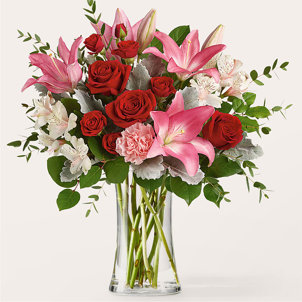 Everything to Me Bouquet – Salon Diane Aubin Fleuriste Inc., Jonquiere PQ