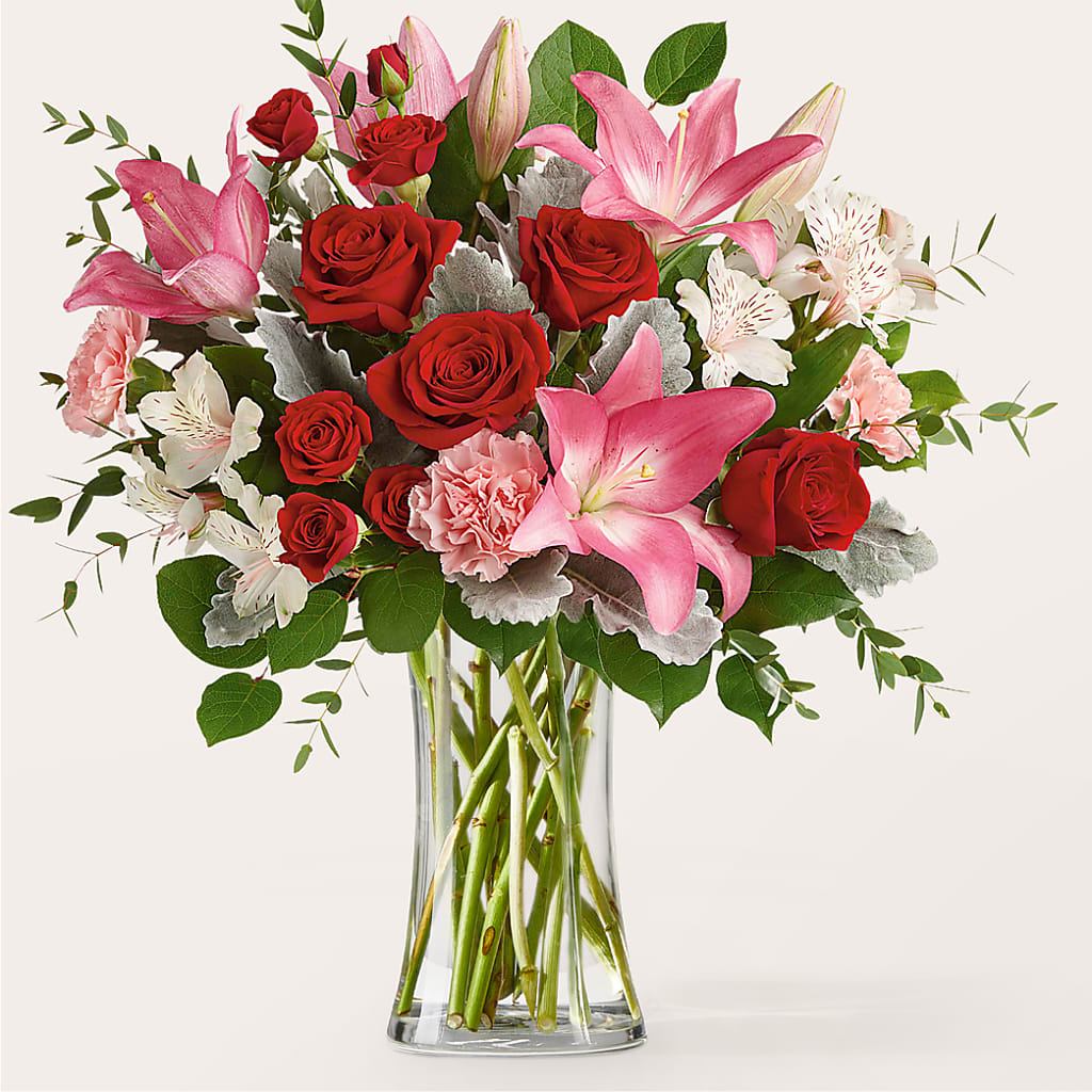 Everything to Me Bouquet – Salon Diane Aubin Fleuriste Inc., Jonquiere PQ