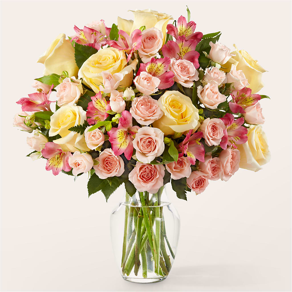Just Lovely Bouquet – Salon Diane Aubin Fleuriste Inc., Jonquiere PQ