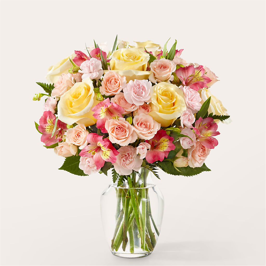 Just Lovely Bouquet – Salon Diane Aubin Fleuriste Inc., Jonquiere PQ