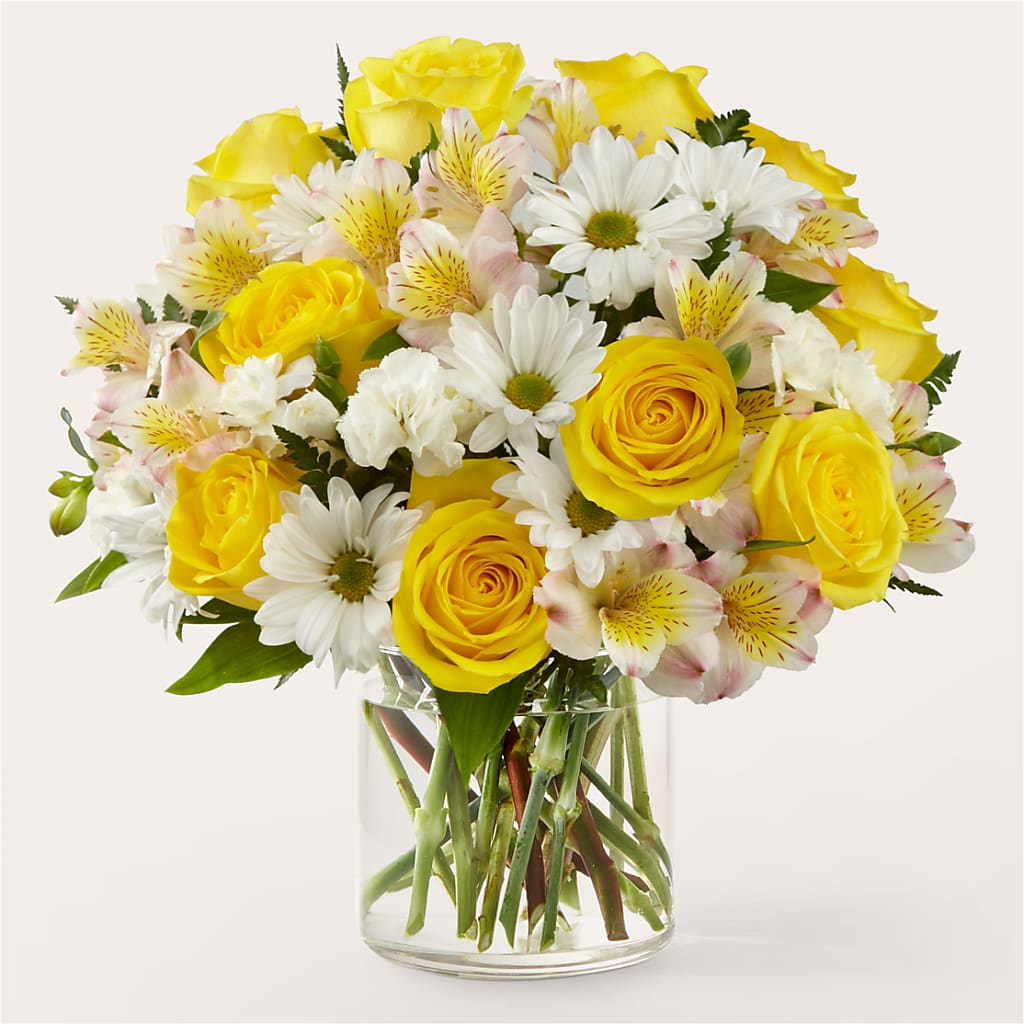 Gleeful Bouquet – Salon Diane Aubin Fleuriste Inc., Jonquiere PQ