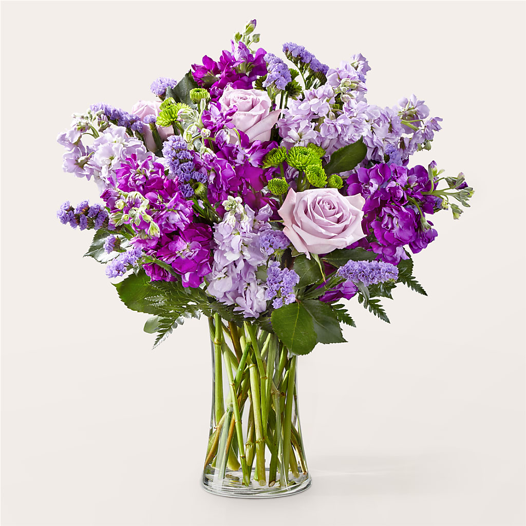 Grapeful Bouquet – Salon Diane Aubin Fleuriste Inc., Jonquiere PQ
