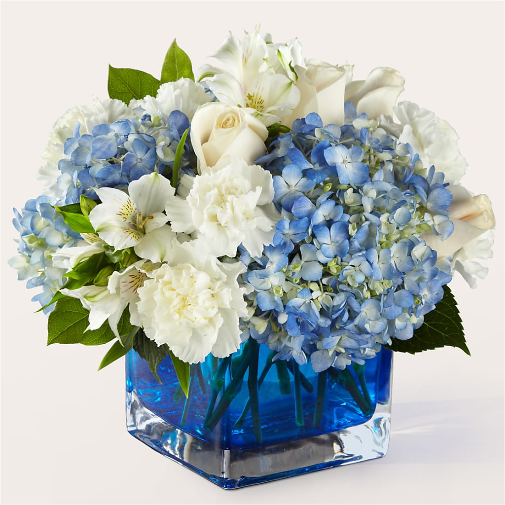 Soothing Waters Bouquet – Salon Diane Aubin Fleuriste Inc., Jonquiere PQ