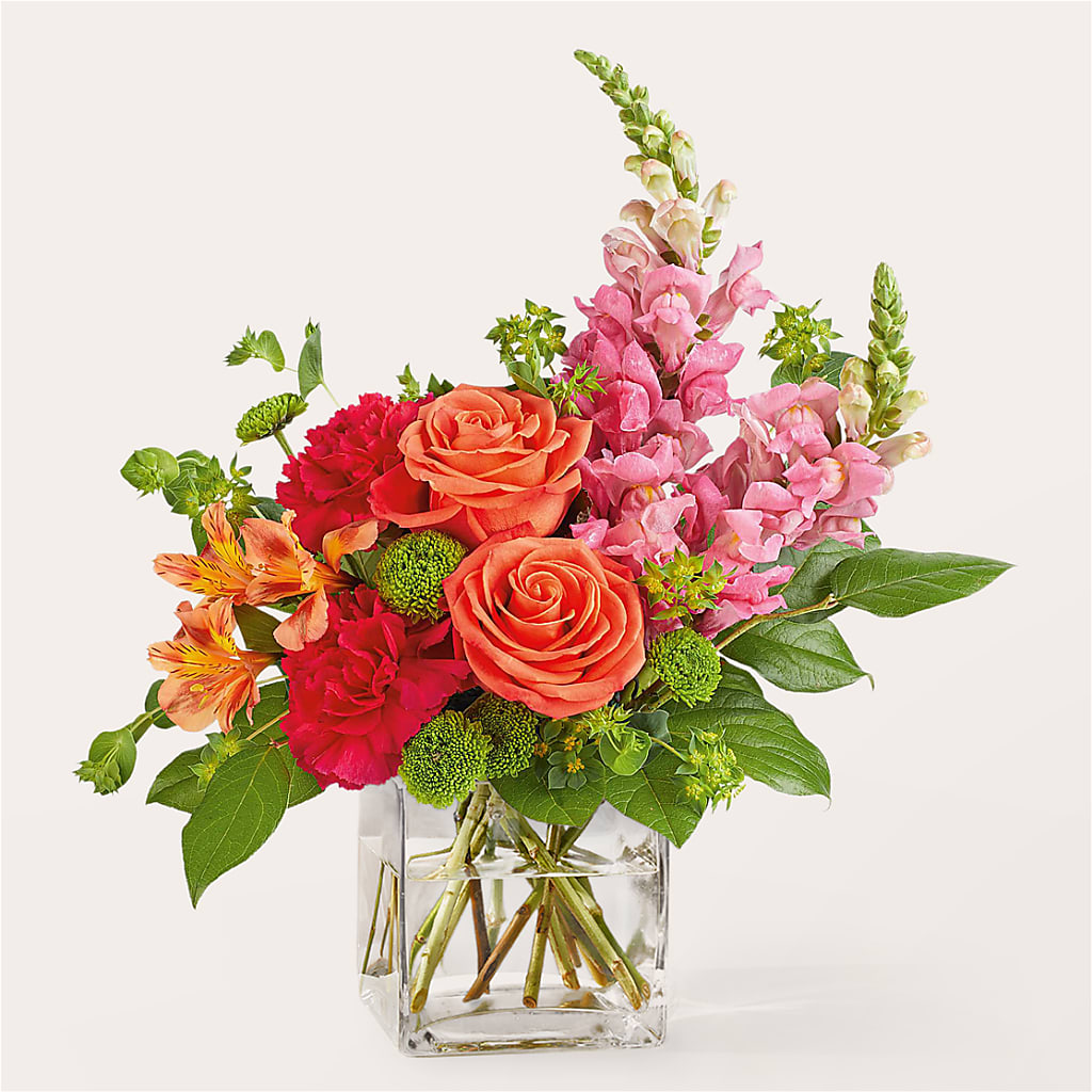 Cosmopolitan Bouquet – Salon Diane Aubin Fleuriste Inc., Jonquiere PQ