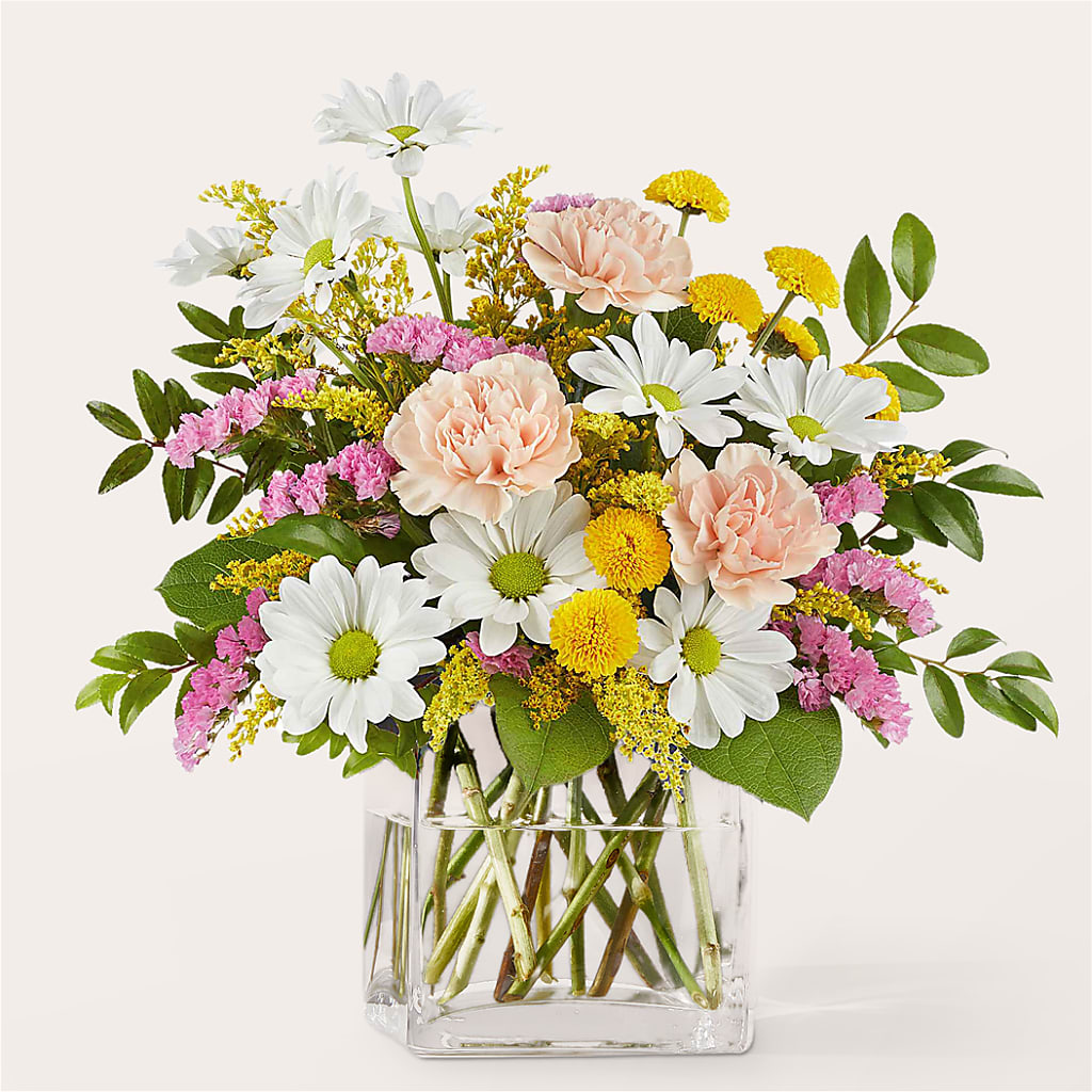 Country Cottage Bouquet – Salon Diane Aubin Fleuriste Inc., Jonquiere PQ