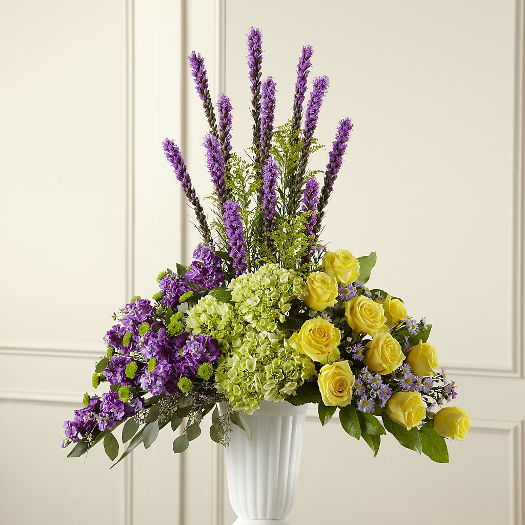 Affection Arrangement – Salon Diane Aubin Fleuriste Inc., Jonquiere PQ