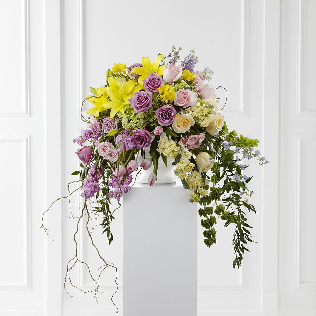 Display of Affection Arrangement – Salon Diane Aubin Fleuriste Inc., Jonquiere PQ