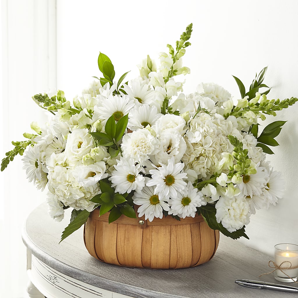 Pure Ivory Basket – Salon Diane Aubin Fleuriste Inc., Jonquiere PQ