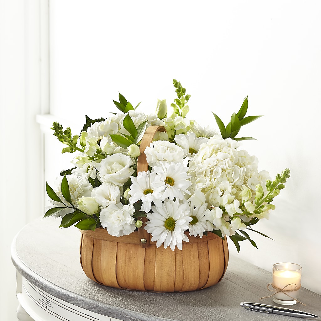 Pure Ivory Basket – Salon Diane Aubin Fleuriste Inc., Jonquiere PQ