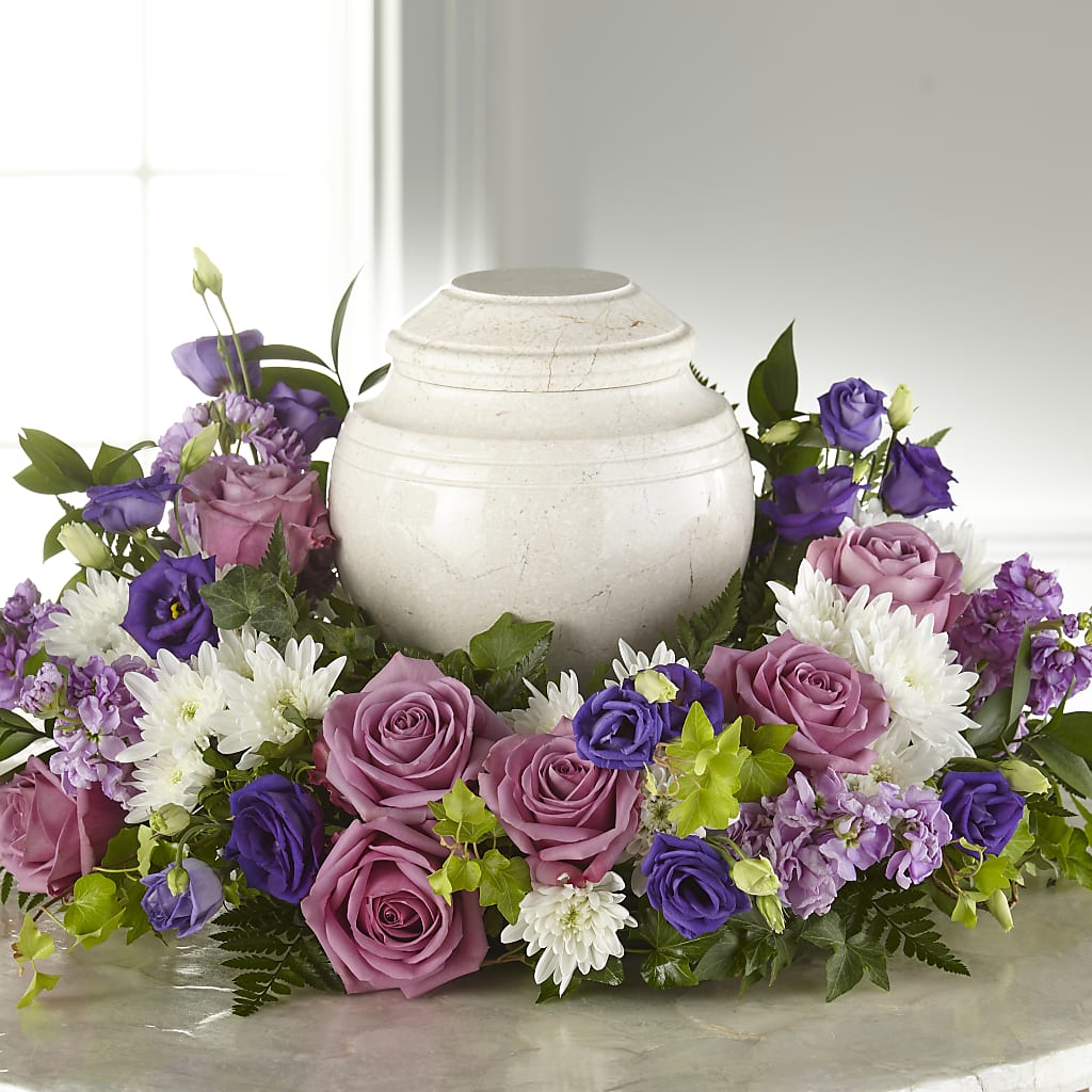Blooming Sympathy Cremation Adornment – Salon Diane Aubin Fleuriste Inc., Jonquiere PQ