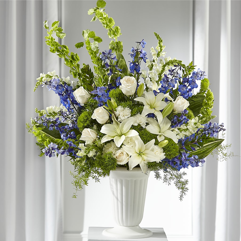 Heartfelt Hope Arrangement – Salon Diane Aubin Fleuriste Inc., Jonquiere PQ