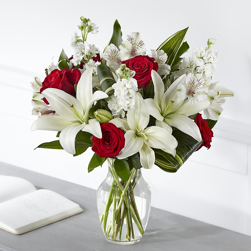 Loving Respect Bouquet – Salon Diane Aubin Fleuriste Inc., Jonquiere PQ