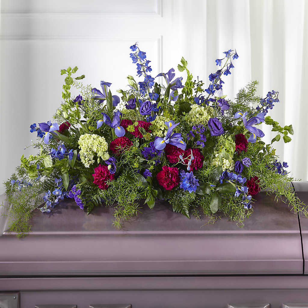 Always Treasured Casket Spray – Salon Diane Aubin Fleuriste Inc., Jonquiere PQ