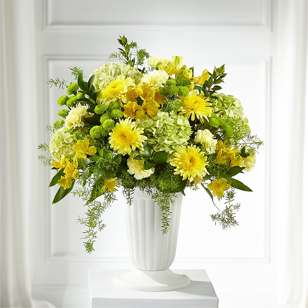 Beloved Blessings Arrangement – Salon Diane Aubin Fleuriste Inc., Jonquiere PQ