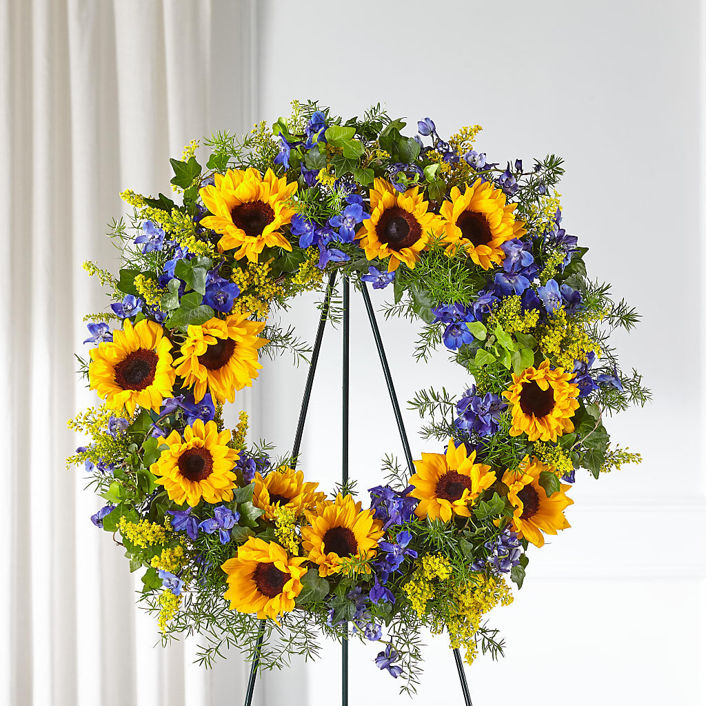 Bright Rays Wreath – Salon Diane Aubin Fleuriste Inc., Jonquiere PQ