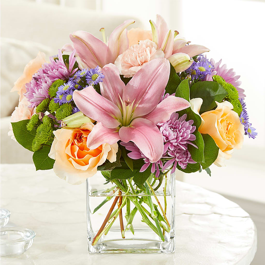 Delicate Details Bouquet – Salon Diane Aubin Fleuriste Inc., Jonquiere PQ