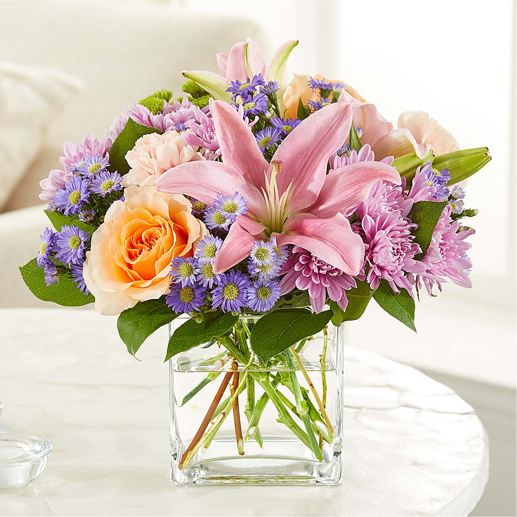 Delicate Details Bouquet – Salon Diane Aubin Fleuriste Inc., Jonquiere PQ
