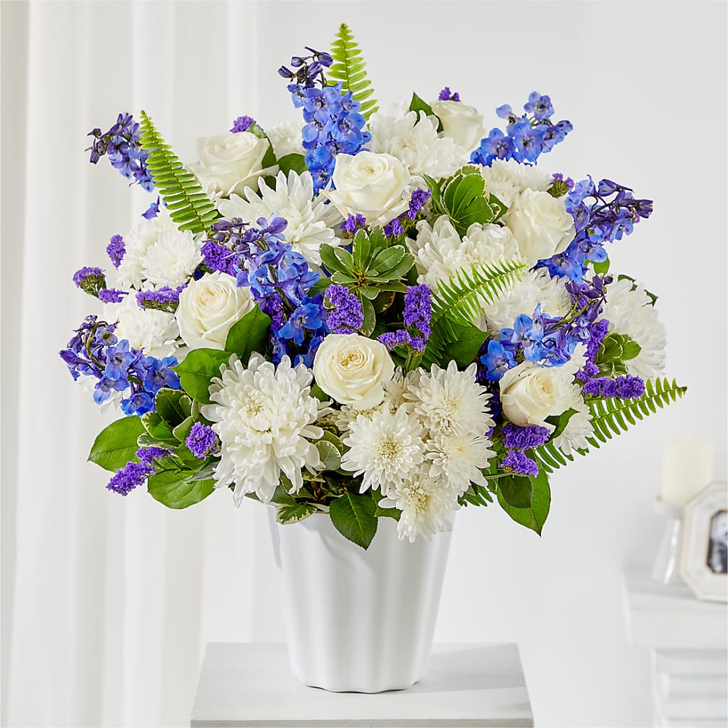 Hold Dear Tabletop Basket – Salon Diane Aubin Fleuriste Inc., Jonquiere PQ