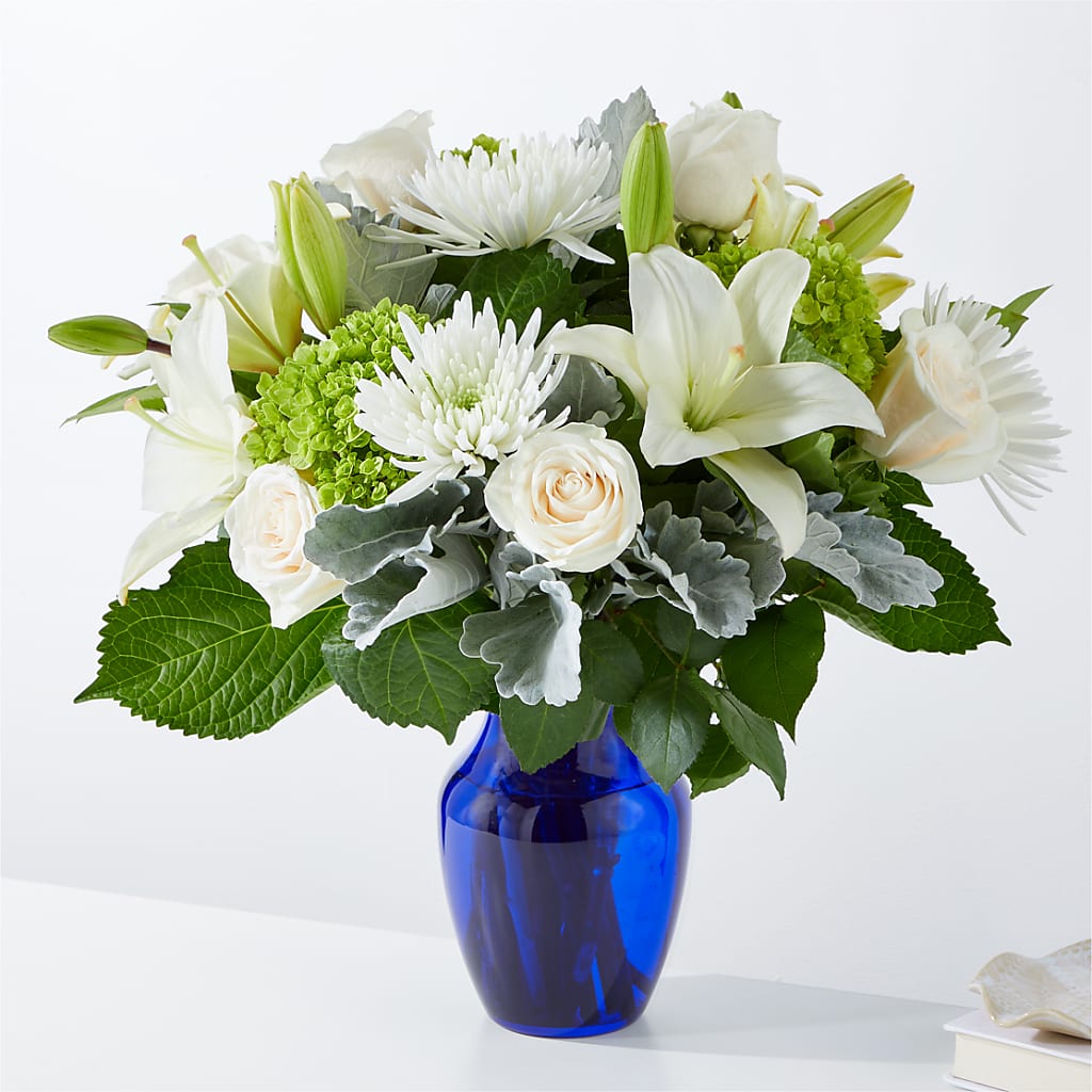 Snowy Dreams Bouquet – Salon Diane Aubin Fleuriste Inc., Jonquiere PQ