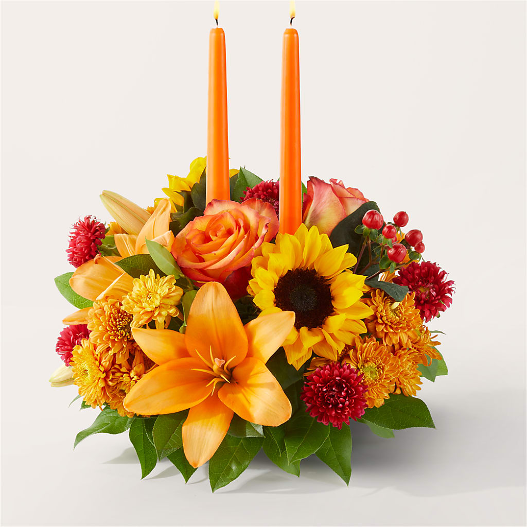 Grateful Centerpiece – Salon Diane Aubin Fleuriste Inc., Jonquiere PQ